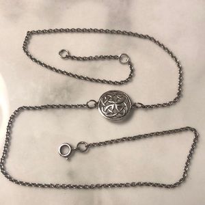 Keltic knot 17”-18” sterling‎ silver necklace